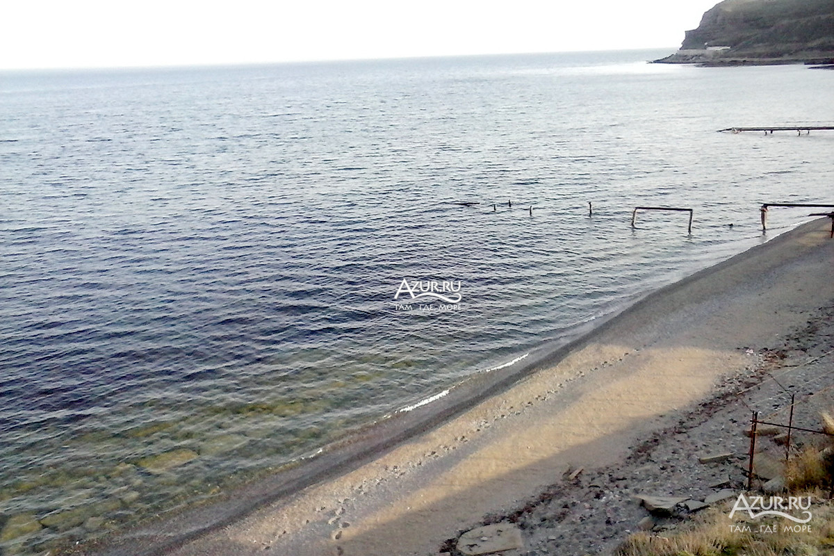 Море у пляжа Бугаз Крым