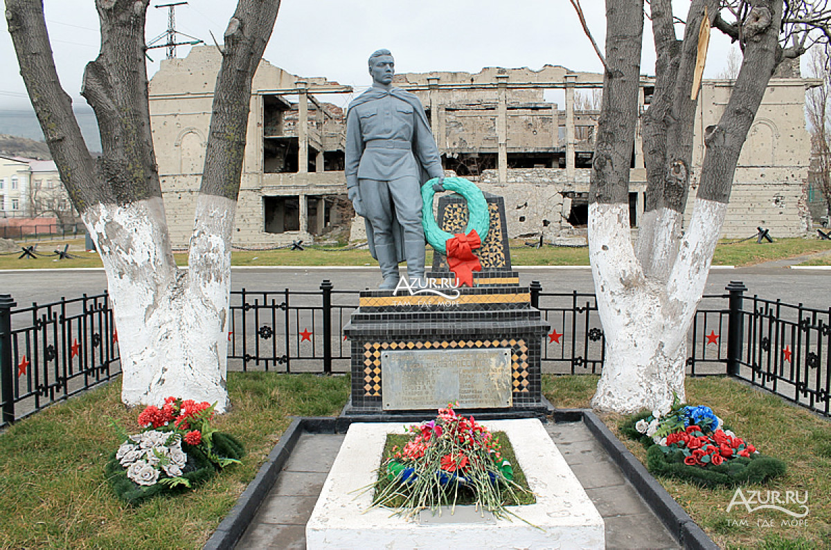 Памятник защитникам Новороссийска