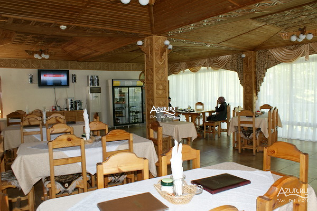 Внутренний зал кафе Кавказской кухни