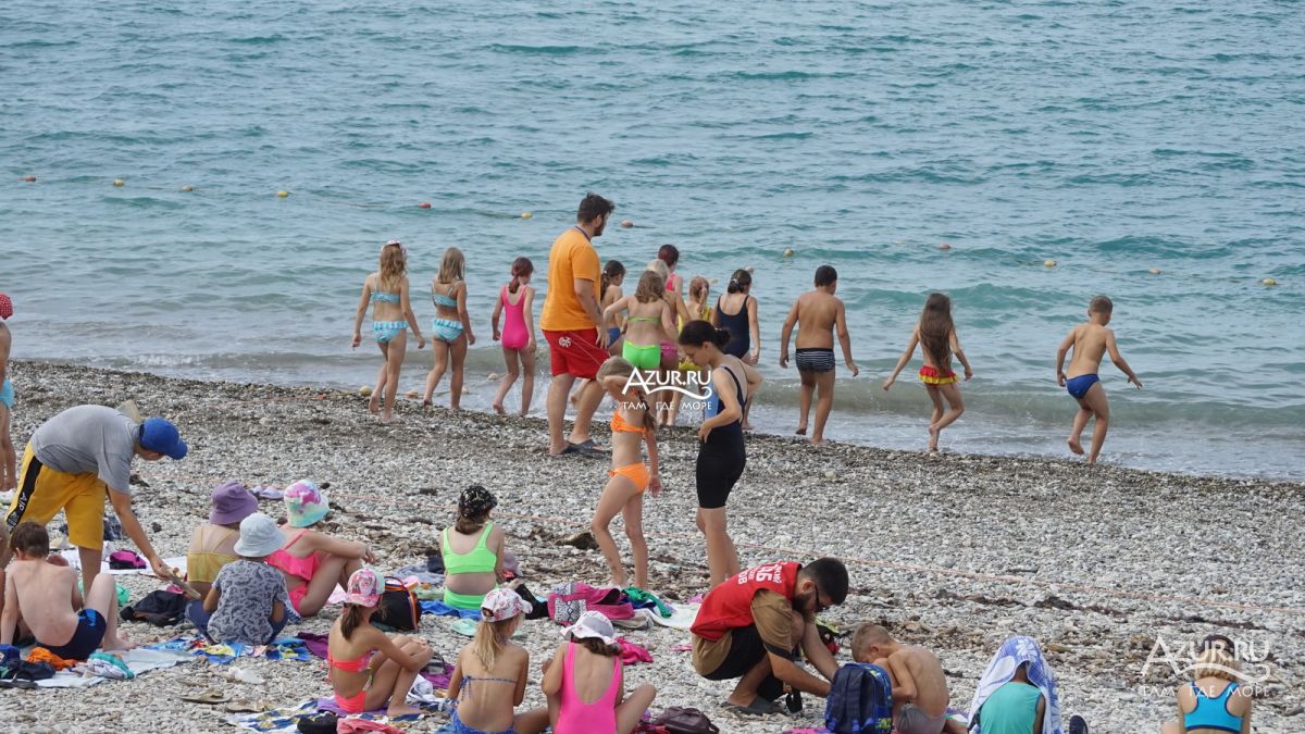 дети на пляже Золотой колос
