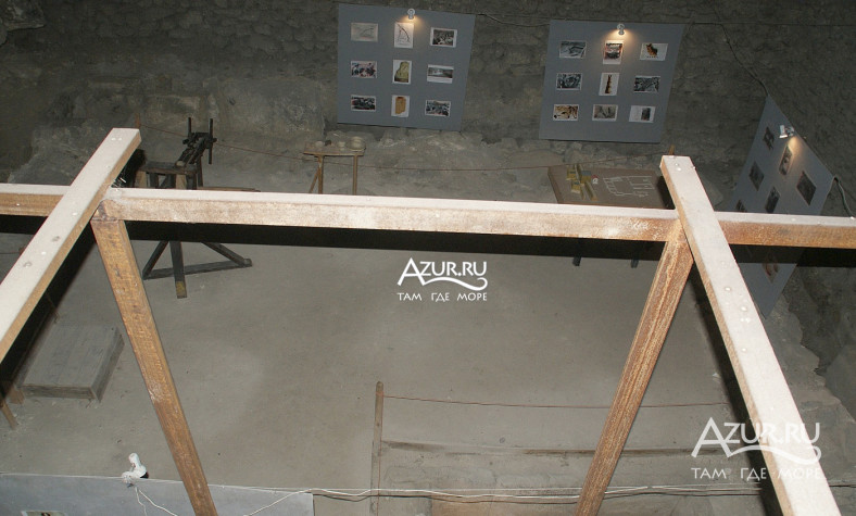 Фотография В зале музея скифского поселения в Алуште,  8 декабря 2014 года - #88635 