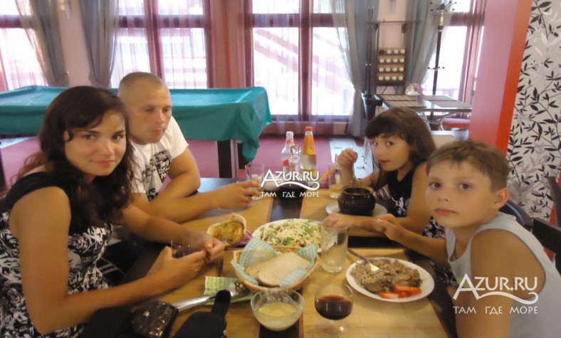 Фотография Семейный обед  в Лермонтово,  11 августа 2011 года - #33536 