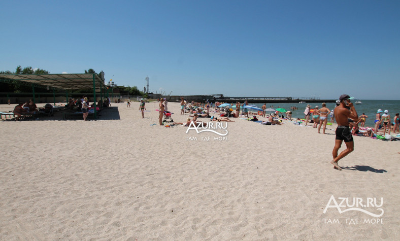 Фотография Выделенная зона пляжа санатория Ейск в Ейске,  28 июля 2017 года - #136685 
