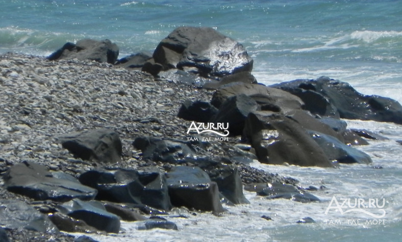 Фотография Блеск камней омываемых волнами черного моря в районе Вишнёвки,  29 июля 2011 года - #32091 