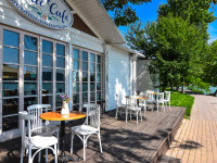 Кафе "Petit Café" в Абрау Кафе "Petit Café" в Абрау
