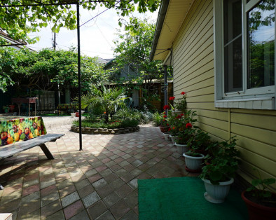Частный дом "Зеленый дворик"