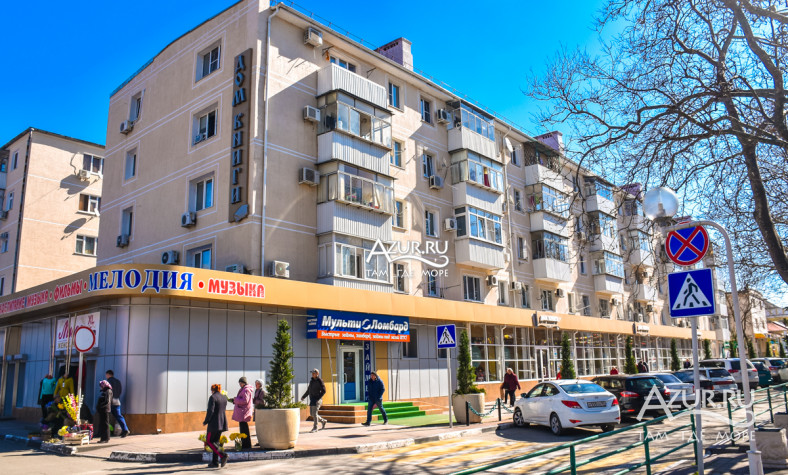 Геленджик, ул. Островского, 19 Геленджик, ул. Островского, 19